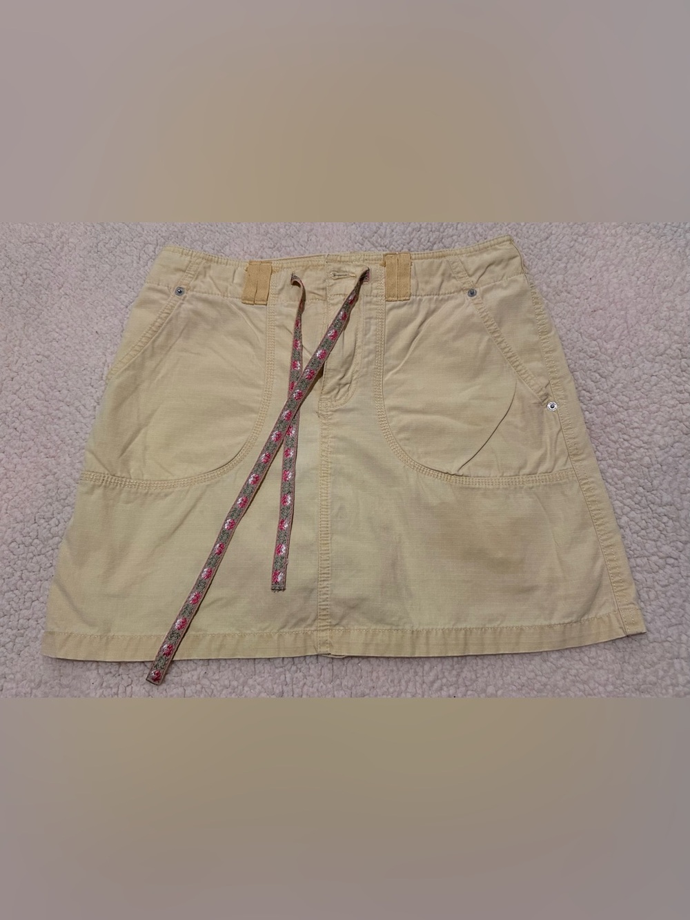 Gloria Vanderbilt Casual Light Butter Yellow Skort Floral Drawstring Belt